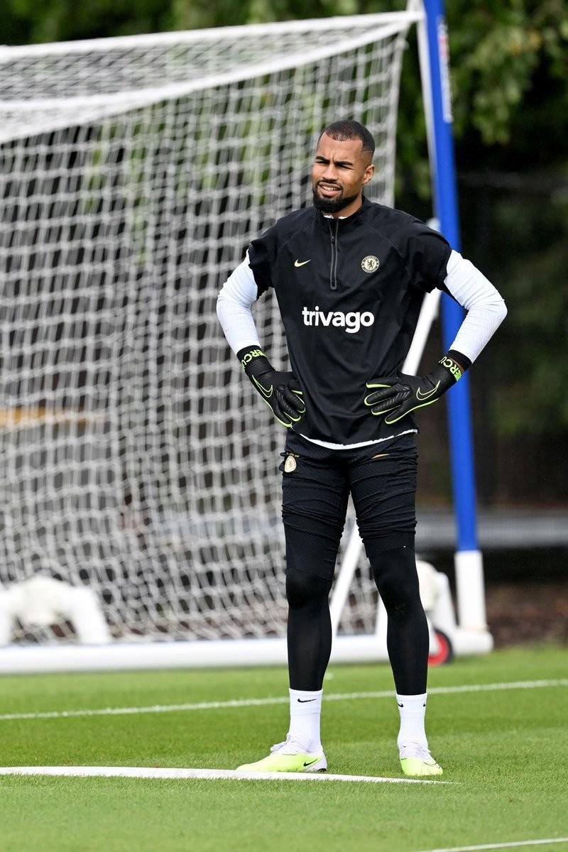 乐鱼体育官网-被安排替补，切尔西跟队：罗伯特-桑切斯没有受伤